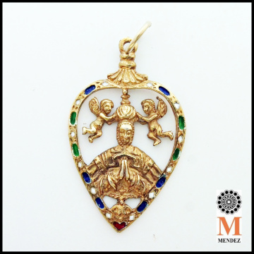 MEDALLA VIRGEN DEL SAGRARIO Medalla Virgen del Sagrario con ventana de corazón y adornos esmaltados