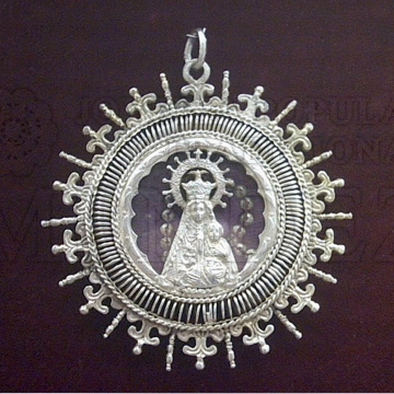 Relicario plata virgen Peña de Francia Plata, cristal, tela.